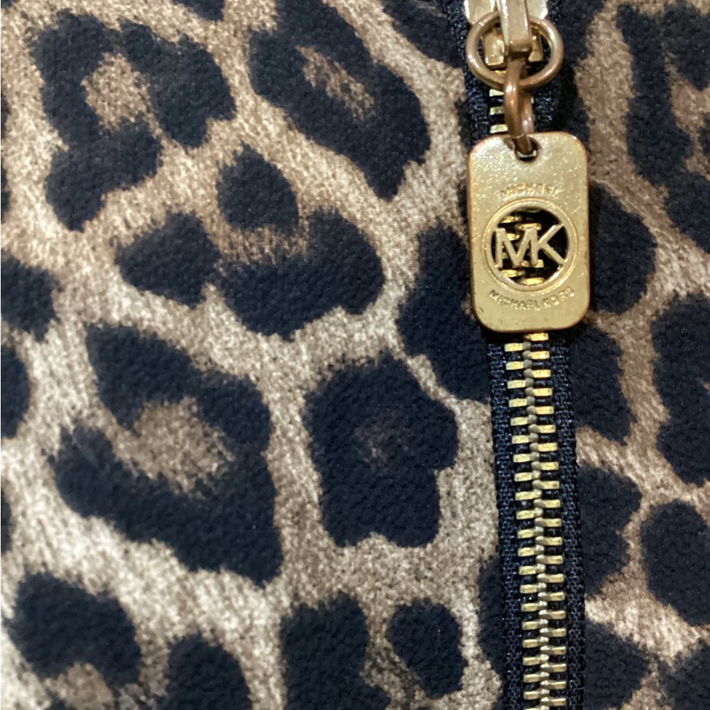 PRE-OWNED IN GREAT CONDITION SIZE 3X Michael Kors Leopard Print Bomber Jacket - Picture 4 of 10